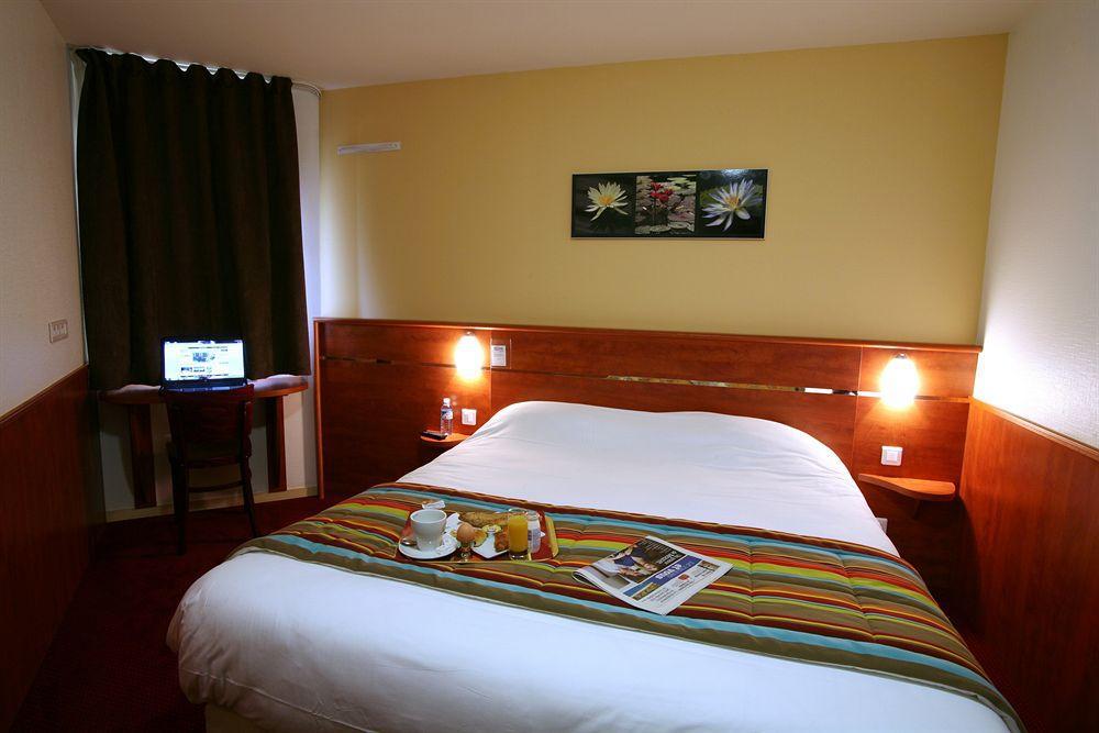 Brit Hotel Le Kerann Nantes St Herblain - Zac De La Lorie Saint-Herblain Quarto foto