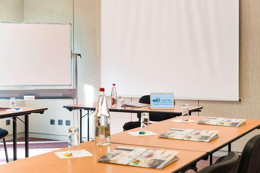 Brit Hotel Le Kerann Nantes St Herblain - Zac De La Lorie Saint-Herblain Facilidades foto